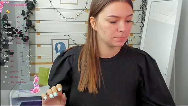 Josephine Kiss online show from March 26, 2026, 1:17 pm