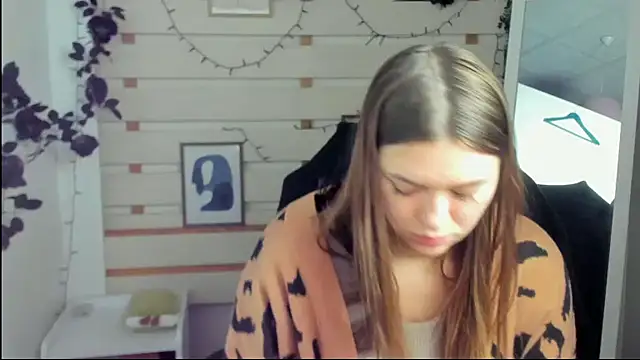 Josephine Kiss online show from April 10, 2026, 6:51 am