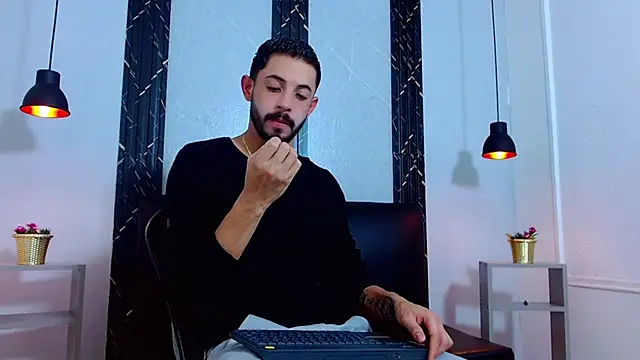 Erick Wall online show from July 24, 2026, 1:47 am
