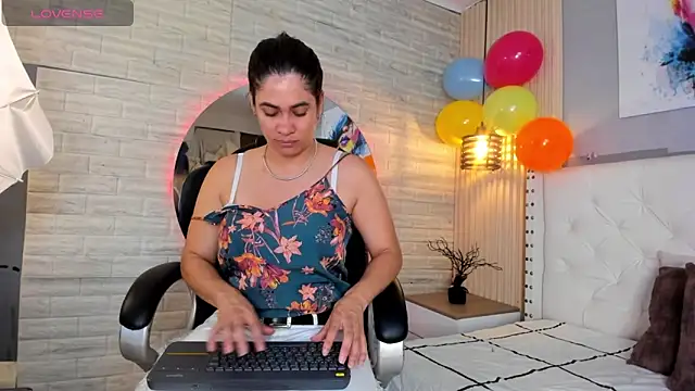 Snapshot of sussy__stone chatting on May 14, 2026, 12:12 pm sussy stone online show from May 14, 2026, 12:12 pm