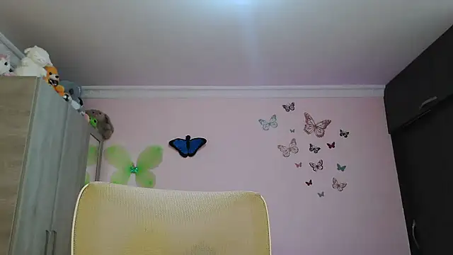 caroline jonson online show from October 30, 2025, 9:37 pm