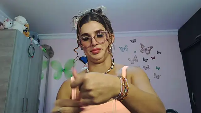 caroline jonson online show from February 10, 2026, 9:52 pm