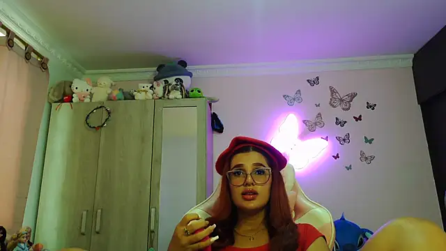 Snapshot of caroline_jonson chatting on April 30, 2026, 2:45 pm caroline jonson online show from April 30, 2026, 2:45 pm