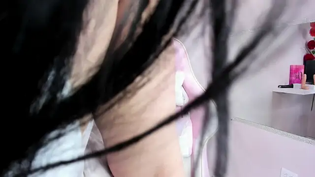 Snapshot of Danna_777_ chatting on December 17, 2024, 12:33 pm Danna 777 online show from December 17, 2024, 12:33 pm