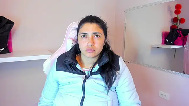 Snapshot of Danna_777_ chatting on December 21, 2024, 7:56 am Danna 777 online show from December 21, 2024, 7:56 am