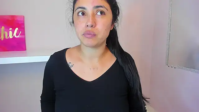 Snapshot of Danna_777_ chatting on December 29, 2024, 7:28 am Danna 777 online show from December 29, 2024, 7:28 am