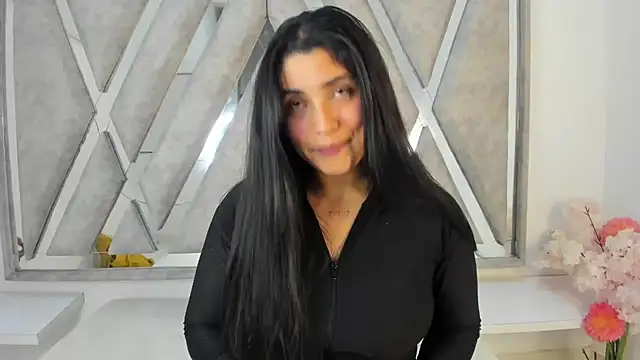 Snapshot of Danna_777_ chatting on February 18, 2025, 12:15 am Danna 777 online show from February 18, 2025, 12:15 am