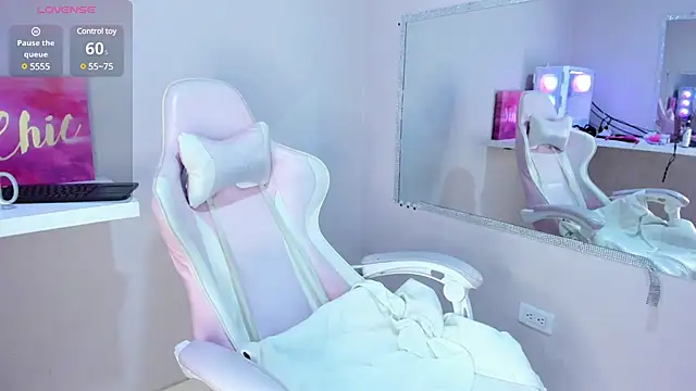 Snapshot of Danna_777_ chatting on March 23, 2025, 2:37 am Danna 777 online show from March 23, 2025, 2:37 am