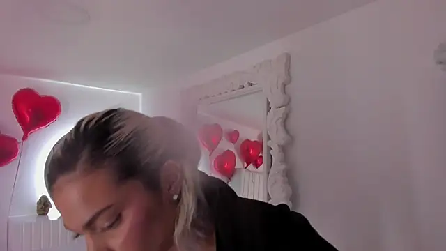 Shelynna azzul online show from February 15, 2025, 3:31 am