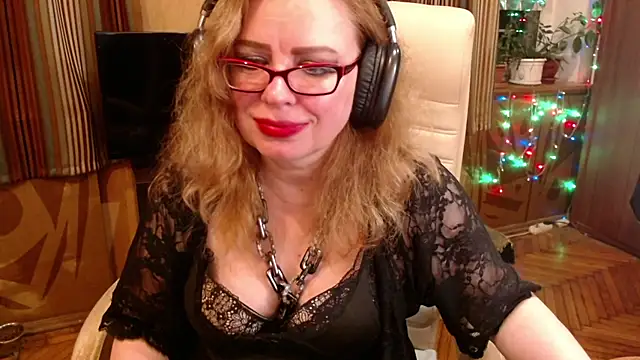 Snapshot of Miss_Tress chatting on July 20, 2026, 8:44 pm Miss Tress online show from July 20, 2026, 8:44 pm