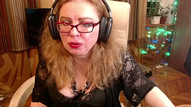 Snapshot of Miss_Tress chatting on July 24, 2026, 10:30 pm Miss Tress online show from July 24, 2026, 10:30 pm