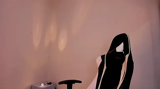 valent 27 online show from February 8, 2025, 6:33 am