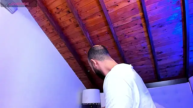 Tom Bailey online show from February 1, 2026, 12:48 pm