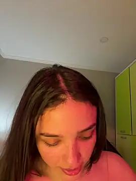 Snapshot of MisFrekcles_ chatting on February 1, 2025, 12:37 pm MisFrekcles online show from February 1, 2025, 12:37 pm