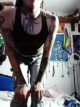 Karinatvdec online show from September 20, 2025, 7:42 am