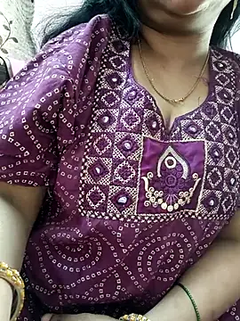 cuteyqueen online show from January 10, 2026, 7:32 am