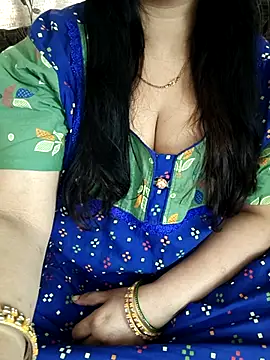 cuteyqueen online show from February 9, 2026, 5:11 am