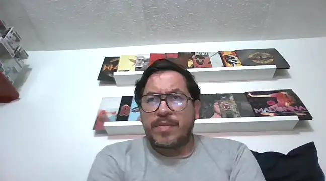 Snapshot of OsoMaduro12 chatting on January 5, 2025, 11:55 pm OsoMaduro12 online show from January 5, 2025, 11:55 pm