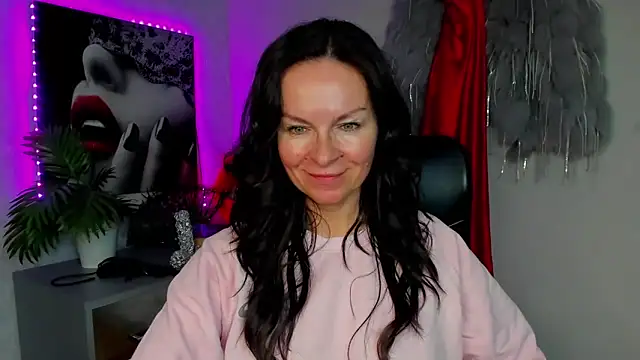 HelenLuxx online show from March 19, 2026, 3:38 pm