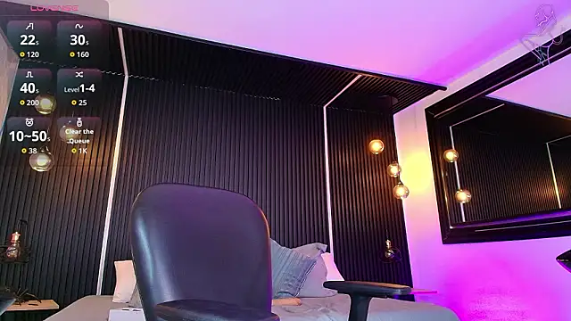  Holly Cat online show from March 5, 2026, 10:39 pm