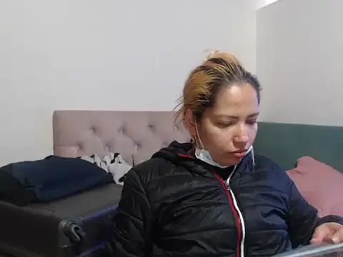 THEBOSSLARA online show from March 10, 2026, 4:56 pm