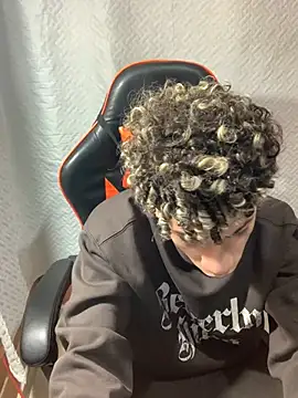 mateodeamjo online show from January 3, 2025, 8:10 am