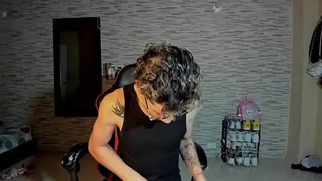 mateodeamjo online show from October 10, 2025, 7:40 am