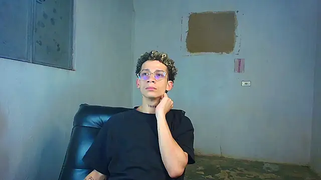 Snapshot of mateodeamjo chatting on February 24, 2026, 5:27 am mateodeamjo online show from February 24, 2026, 5:27 am