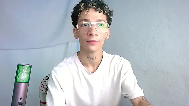 Snapshot of mateodeamjo chatting on June 2, 2026, 12:01 am mateodeamjo online show from June 2, 2026, 12:01 am