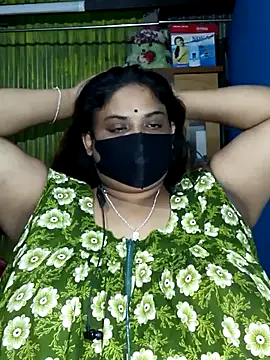 Snapshot of Dusto_Meye chatting on May 6, 2026, 3:39 pm Dusto Meye online show from May 6, 2026, 3:39 pm