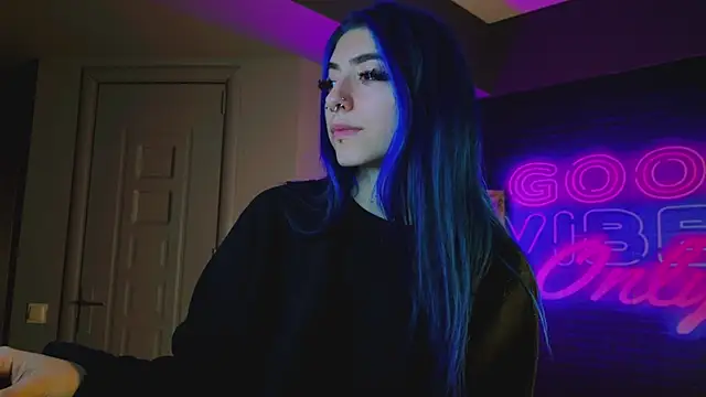 AriaVoss online show from December 9, 2024, 8:44 pm