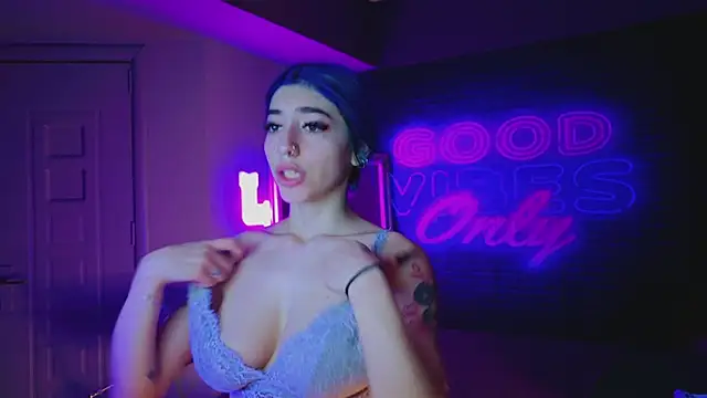 AriaVoss online show from January 30, 2025, 8:42 pm