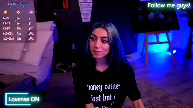 AriaVoss online show from October 21, 2025, 8:53 pm