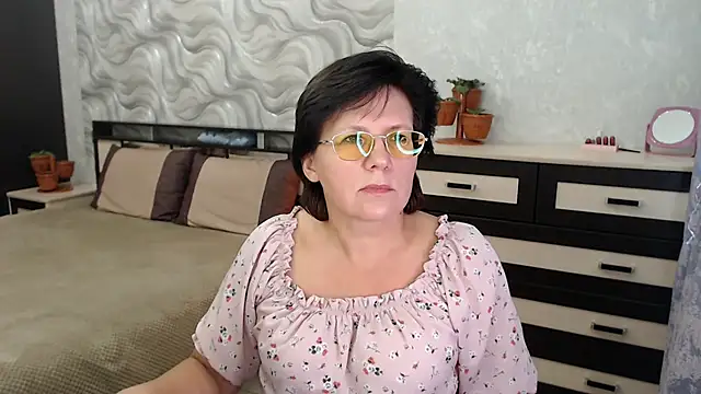 VitaCharm online show from December 14, 2024, 8:40 pm