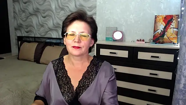 VitaCharm online show from October 8, 2025, 8:39 pm