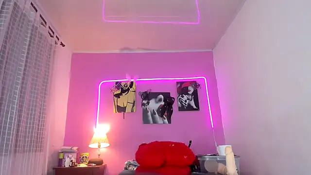 Snapshot of Niki_Fox111 chatting on February 7, 2025, 12:28 pm Niki Fox111 online show from February 7, 2025, 12:28 pm