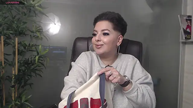 BustyAllyy online show from January 15, 2025, 8:48 pm