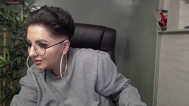 BustyAllyy online show from January 31, 2025, 1:11 am