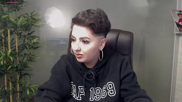 BustyAllyy online show from February 3, 2025, 11:47 pm