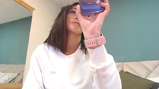 SharisWillian online show from February 19, 2026, 3:35 am