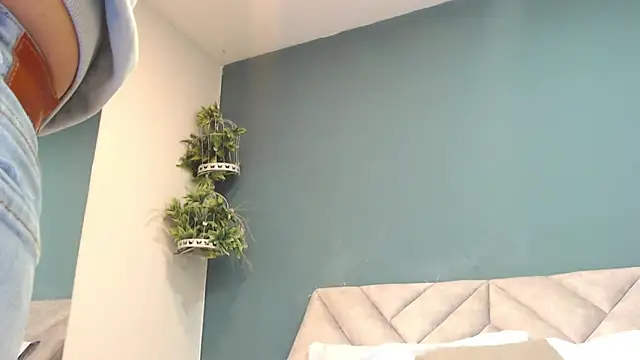 SharisWillian online show from March 19, 2026, 4:16 am