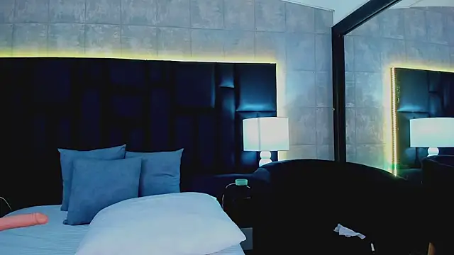 MiaSweeths online show from February 24, 2025, 3:31 pm