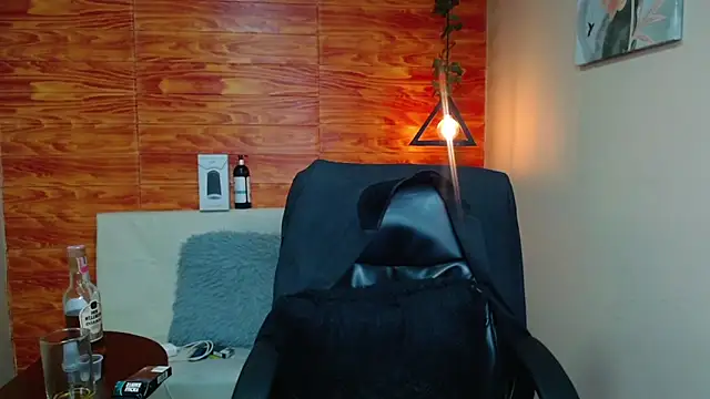 Bastiaan 28 online show from December 13, 2024, 6:10 am