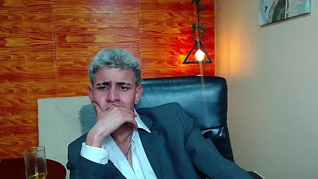 Bastiaan 28 online show from December 18, 2024, 9:04 am