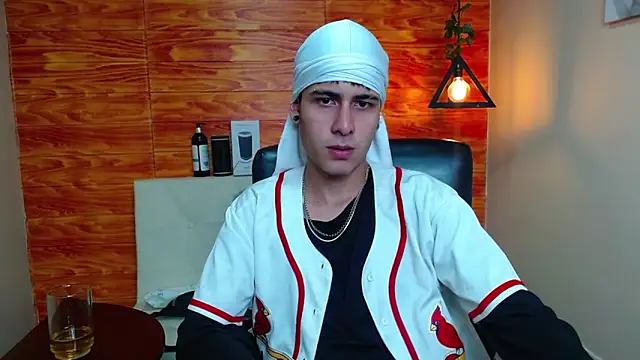 Bastiaan 28 online show from January 12, 2025, 3:49 am