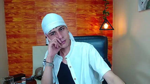 Bastiaan 28 online show from January 15, 2025, 1:02 am