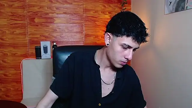 Bastiaan 28 online show from January 24, 2025, 6:57 am