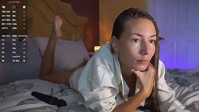 naiviv online show from March 11, 2025, 1:26 am