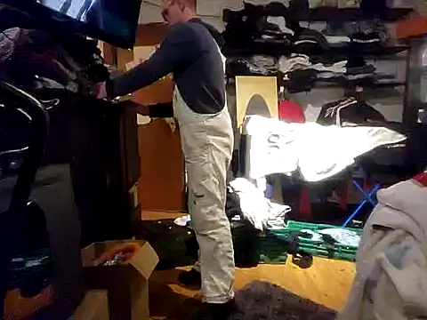 Snapshot of 0815lukas2024 chatting on December 16, 2024, 12:04 am 0815lukas2024 online show from December 16, 2024, 12:04 am