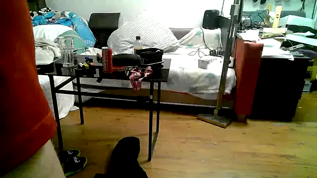 Snapshot of 0815lukas2024 chatting on October 19, 2025, 2:12 am 0815lukas2024 online show from October 19, 2025, 2:12 am